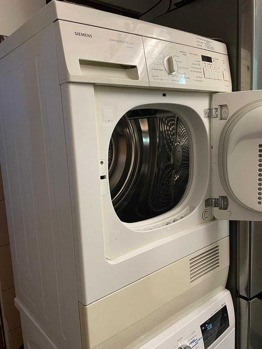 Máquina de secar roupa com pouca utilização