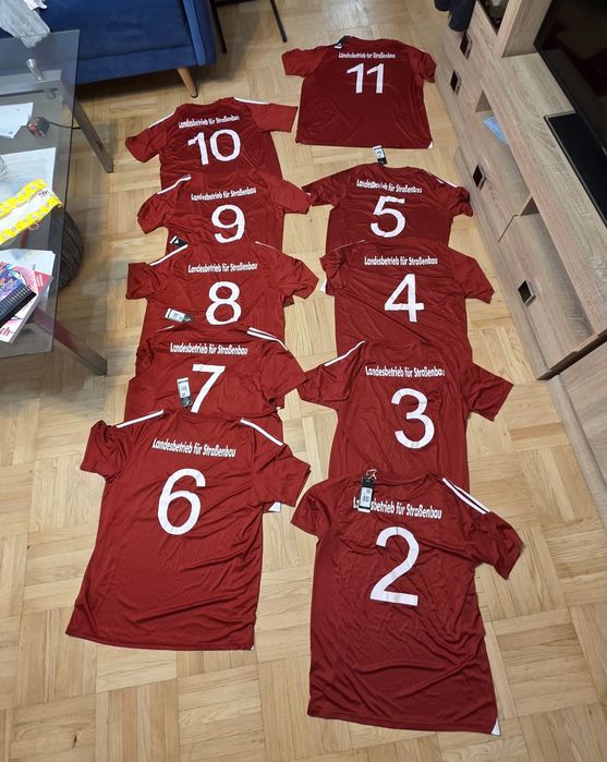 Nowy komplet strojów piłkarskich firmy  Adidas