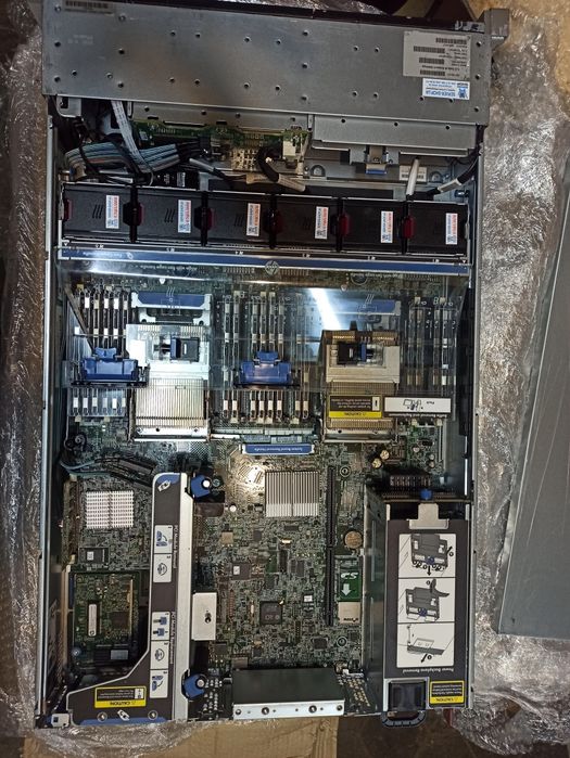 Сервер HP Proliant DL380p G8