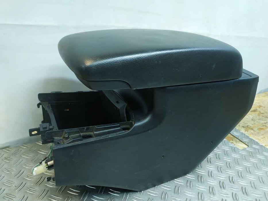 Toyota Avalon 05-12 підлокітник DS6012 5889107010