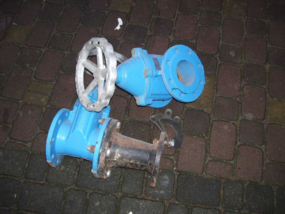 Zasuwa kolnierzowa do wody DN100