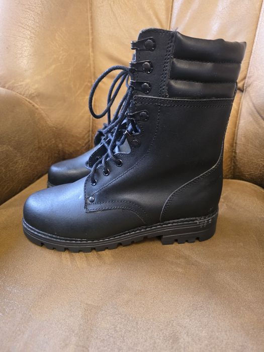 Buty kontraktowe rozm. 39 czarne, nowe
