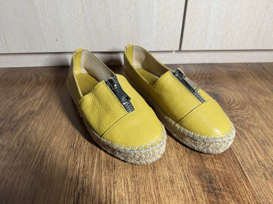 Жіночі босоніжки на платформі