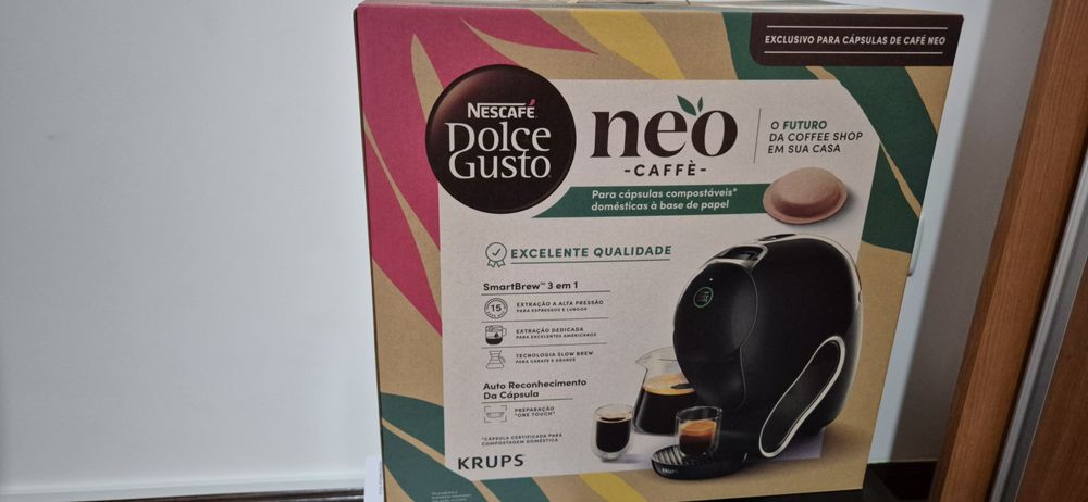 Máquina de café dolce gusto neo preta nova