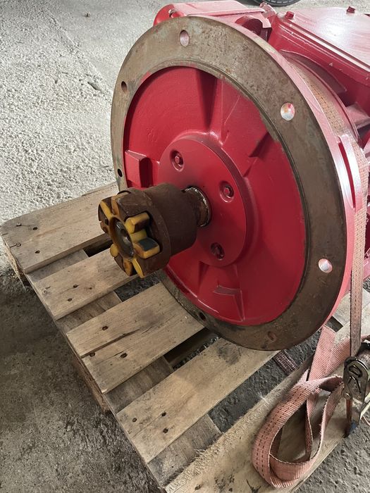 Silnik elektryczny  3 fazy  75 KW