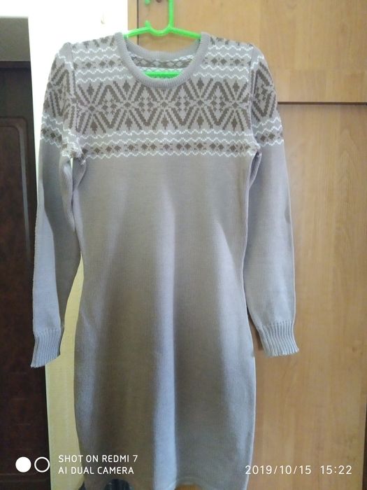 Плаття, в'язане з орнаментом