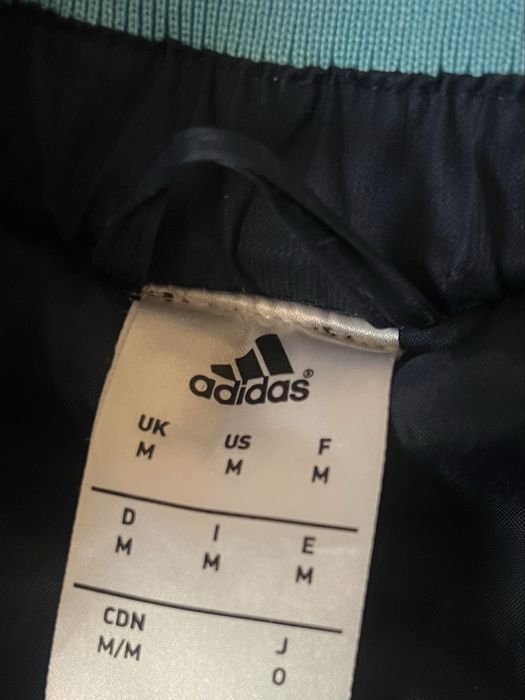 Пуховик зимовий.