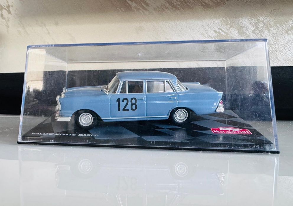 Mercedes benz 220se 1:43