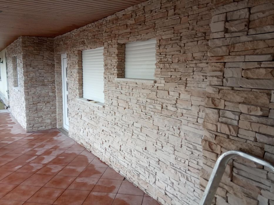 Colocação de materiais cerâmicos e outros restauros  orçamentos grátis