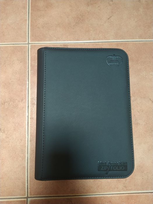 Binder ULTIMATE GUARD zipfolio 360 18-pocket xenoskin mini american