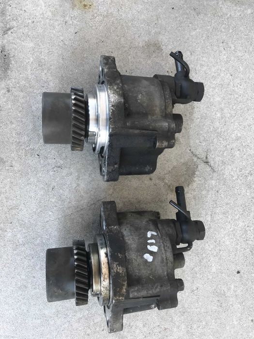 Вакуумний вакумний насос помпа Toyota Land Cruiser Prado Hiace