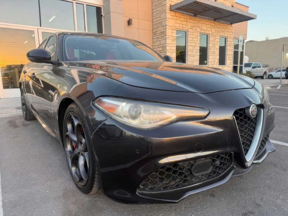 Alfa Romeo Giulia      2018