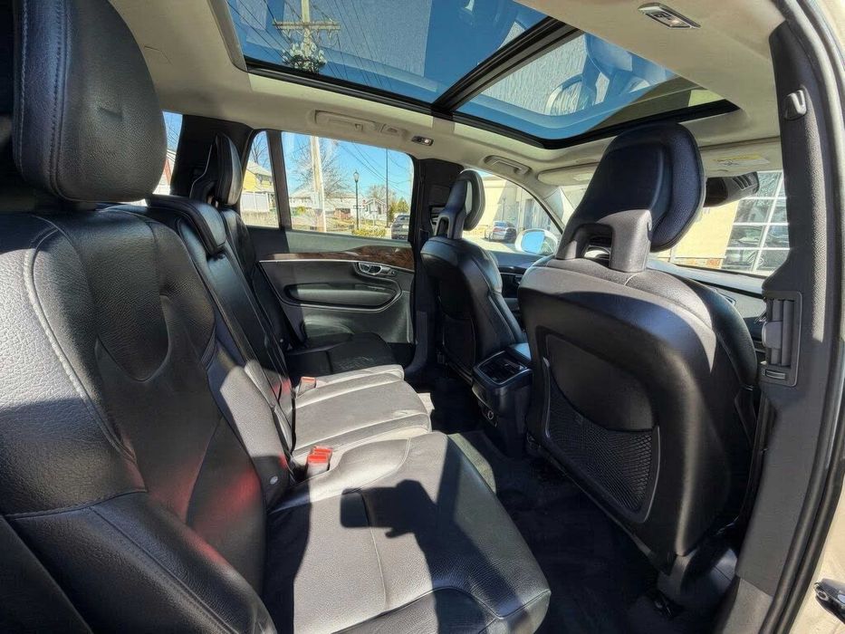 Volvo XC90 T6 Momentum      2017