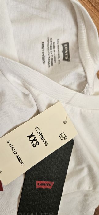 Нова футболка Levis xxs
