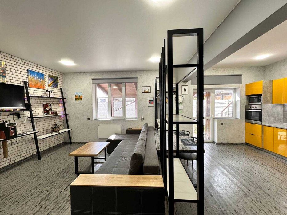 Продаж дуплексу, Хуторок