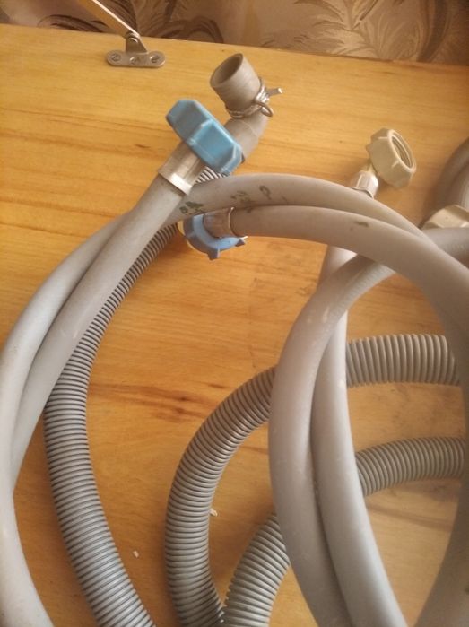 Шланги для пральних машин.