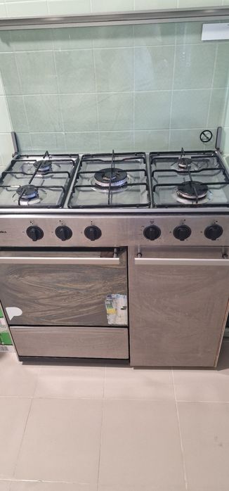 Vendo Fogão 5 bocas com 2 anos de uso