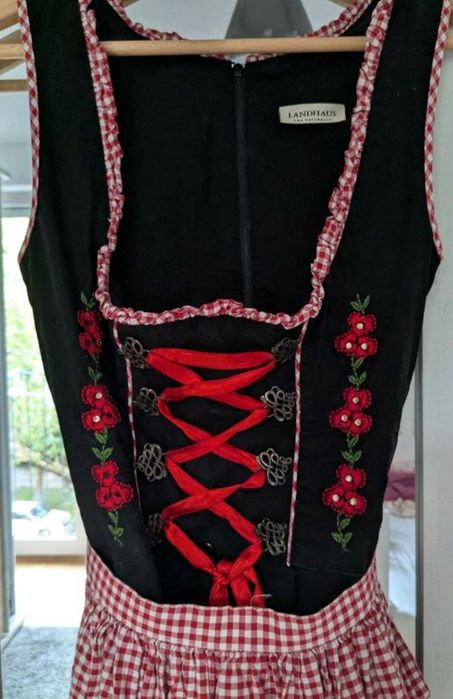 Sukienka bawarska 32