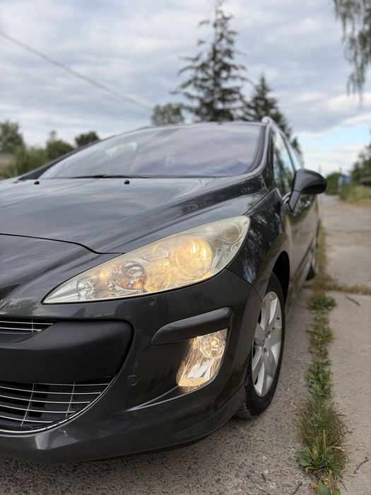 Авто Peugeot 308