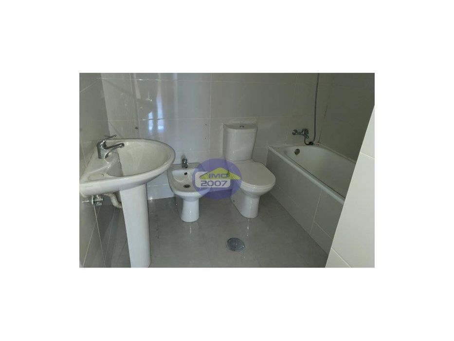 Apartamento T2 em Canelas