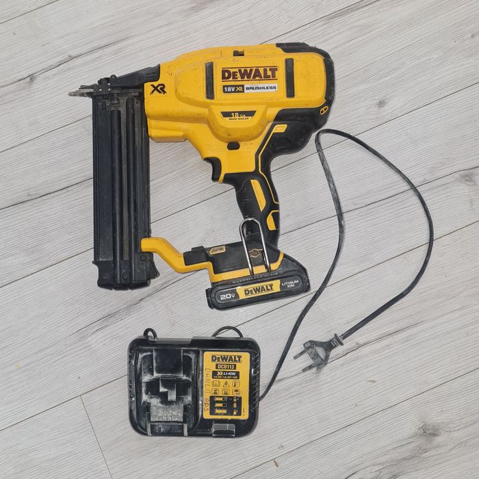 Нейлер dewalt dcn 680