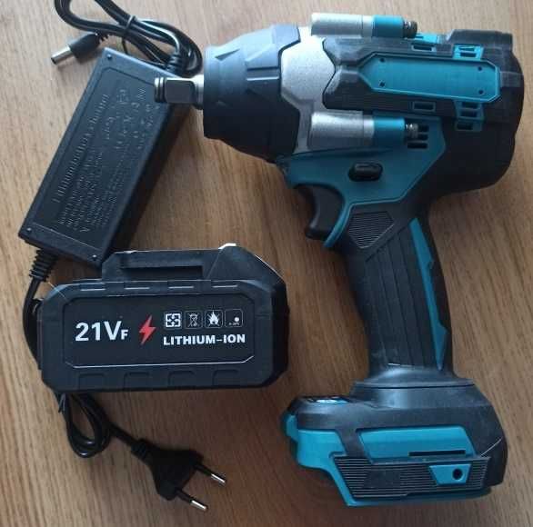 Klucz udarowy 1800 Nm aku 4 Ah