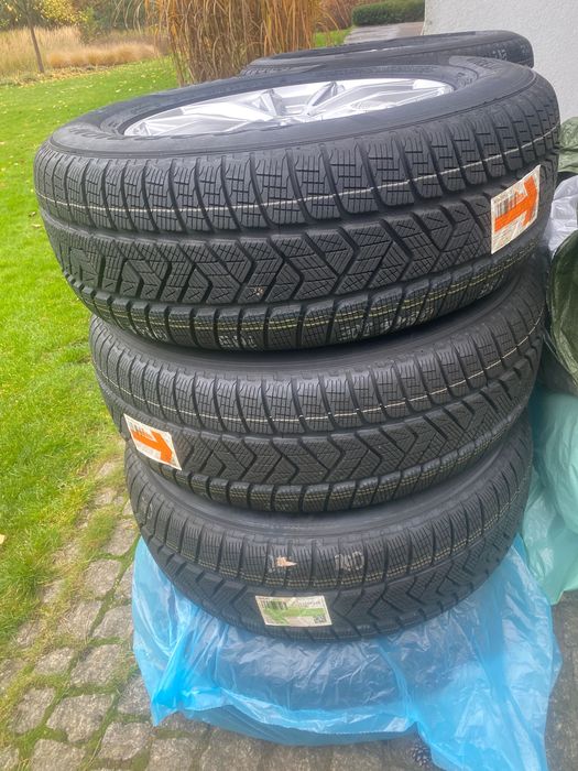 Kola oryginalne nowe - AUDI Q5 - 235/65/R17 - Pirelli Scorpion