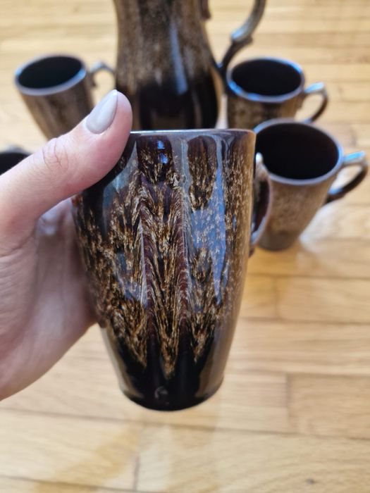 Conjunto jarro e canecas