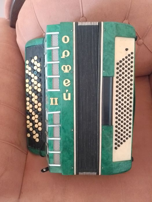 Продам баян орфей 2