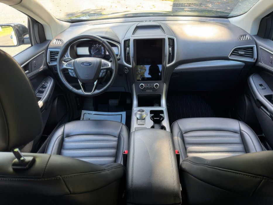 Ford Edge      2021