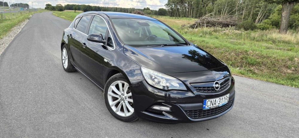Opel Astra J 1.4 turbo 2012