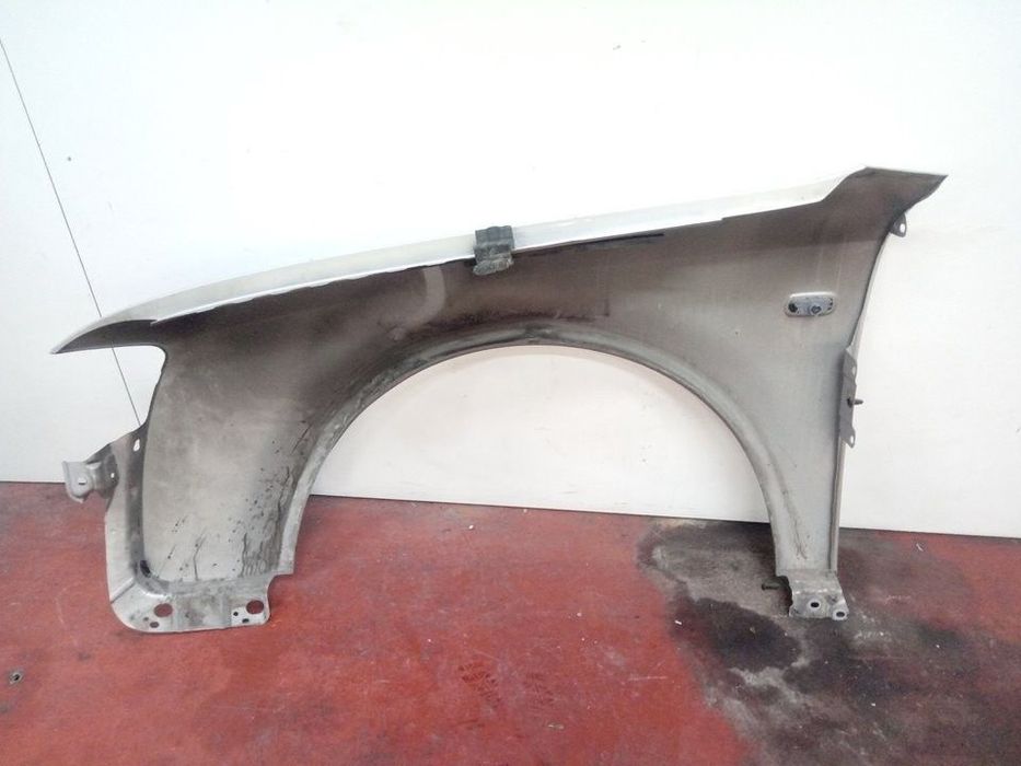 GUARDA-LAMAS FRONTAL DIREITO AUDI A4 2004