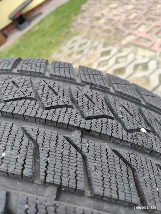 Komplet kół Toyota camry z oponami zimowymi 215/55R17