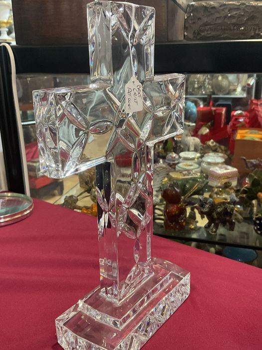 Crucifixo em cristal 26x15 cm.  Mais anúncios abaixo