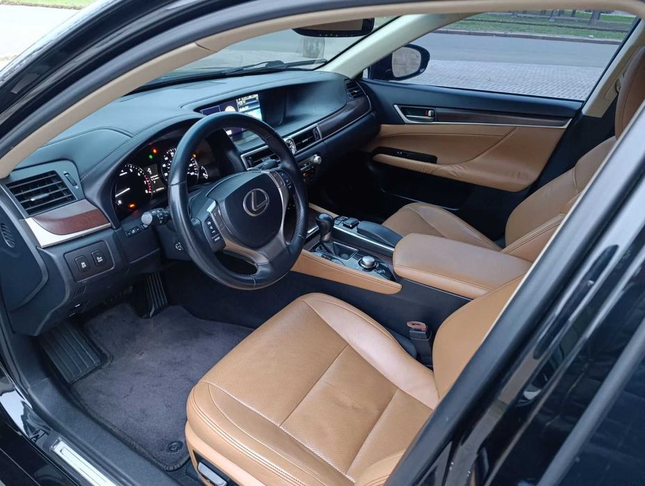 Lexus GS 350 2014 року 3.5 л. /бензин