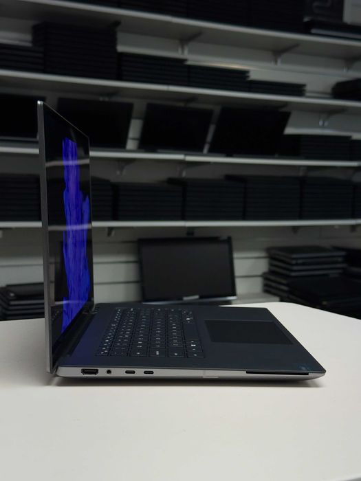 Dell Precision 5690 Ultra 7-165H 16GB 1TB SDD RTX 3500 ADA, 4k+ DOTYK!