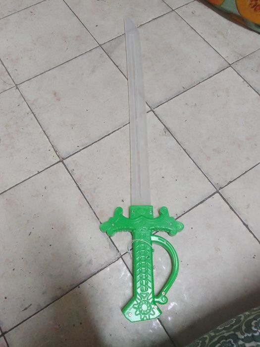 Espada de brincar com luz