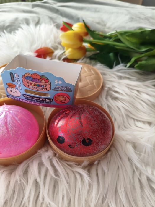 Dwa pierożki gniotki Squishy czerwony różowy