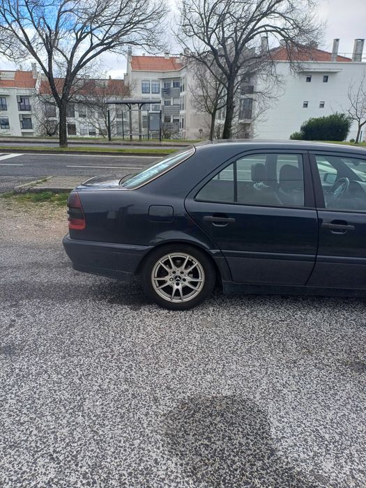 Para venda mercedes c 220