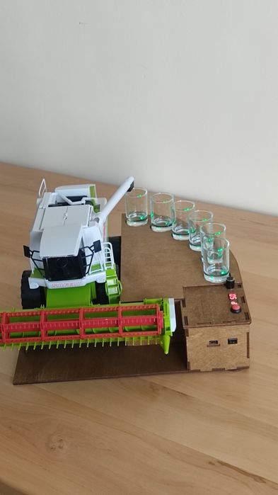 Автобармен (комбайн CLAAS). Автоналиватор, наливайка для подарунку