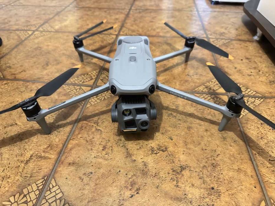 Продам дрон dji matrice 4t