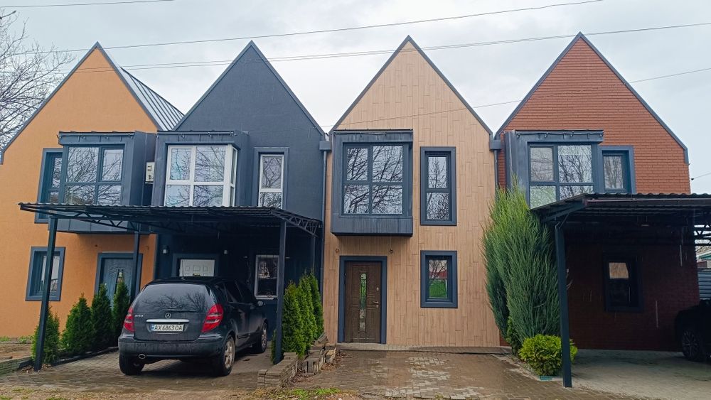 Продам двоповерховий таунхаус в Чугуєві