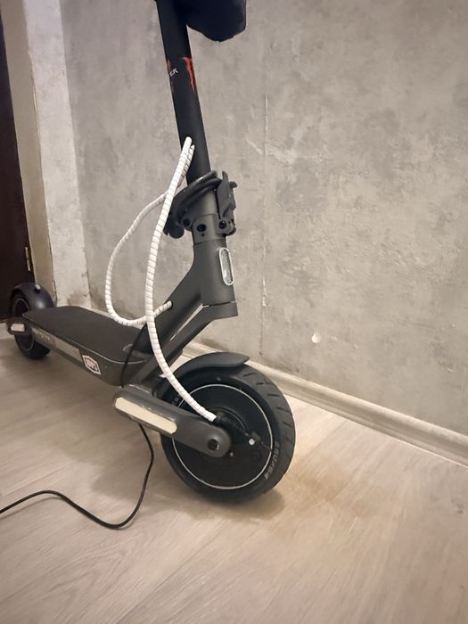 Продается електросамокат xiaomi 4 ultra