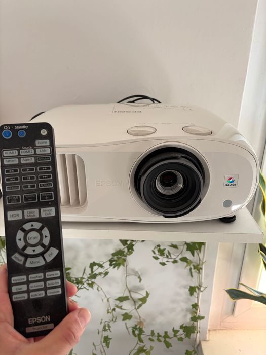 Rzutnik Epson TW7000 4K