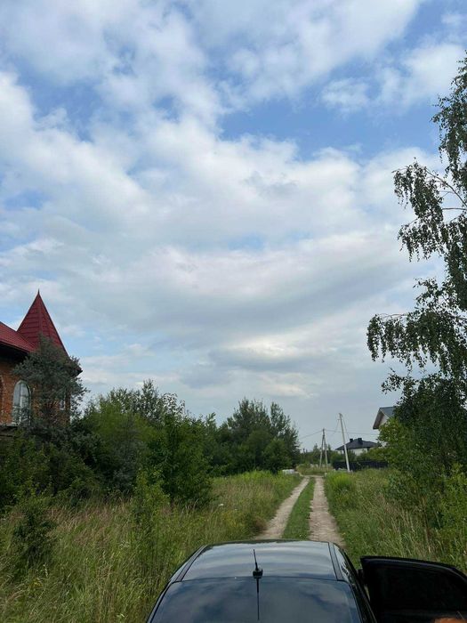 Земельна ділянка під будівництво в хорошій локації!