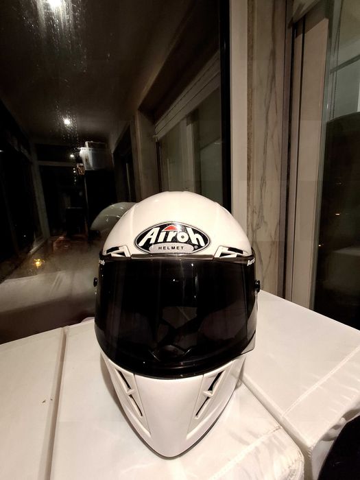 Capacete branco AIROH