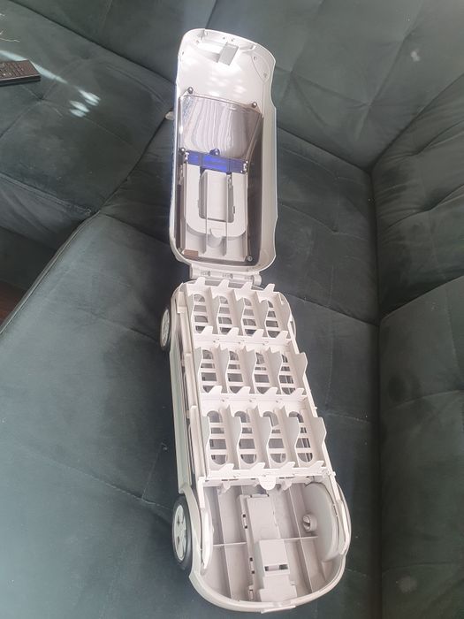 Samochód policyjny transporter resoraków