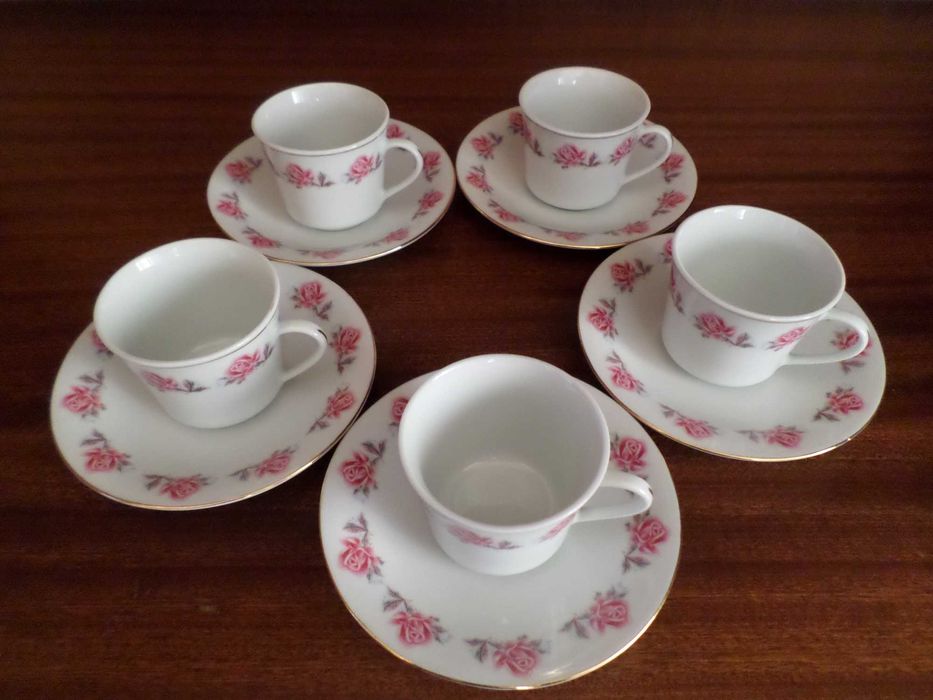 Чашки кофейные с блюдцами  , произведены в Китае в середине 60- х . .