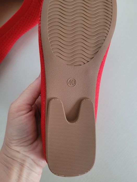 Nowe śliczne czerwone buty materiałowe roz  38,5