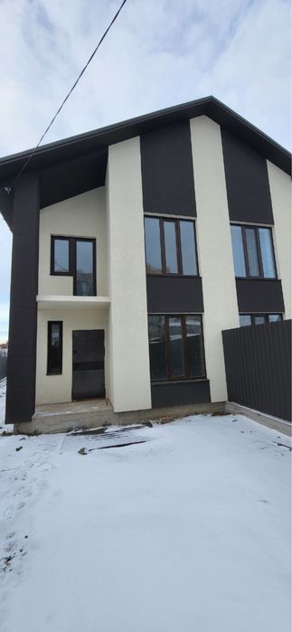 Дуплекс з власним двором та ділянкою с.Пирогово